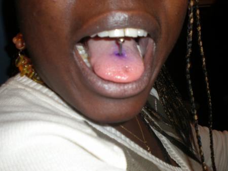 un piercing à la langue 